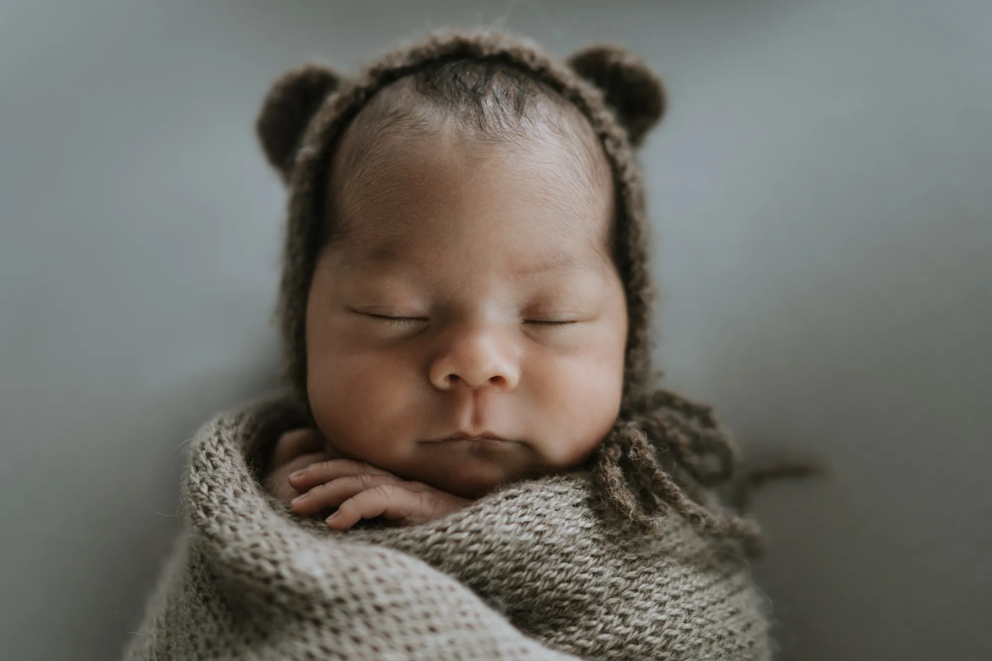 Newborn Innsbruck – schlafendes Baby Nahaufnahme