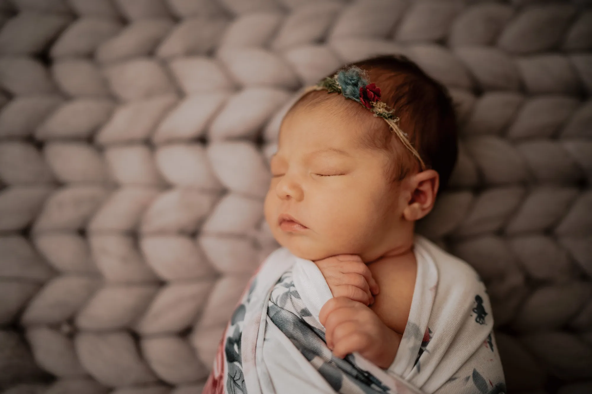 Newborn Fotografie – Neugeborenenshooting mit Emilia in Tirol, Photo Kiss (1)